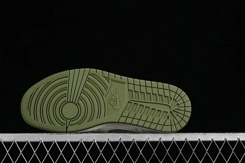 All categories Air Jordan Jordan series basketball shoes Air Jordan 1 Low High-end customized low-top sneakers Air Jordan 1 Low AJ1 Joe 1 Gucci joint-beige knitted High-end customized low-top retro basketball shoes DM5688-103